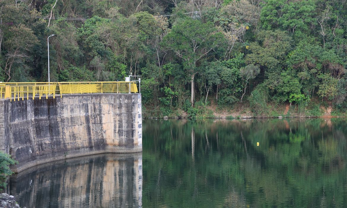 OAB Barro Preto - Sistema Cantareira fecha dezembro com 20,18% de volume útil