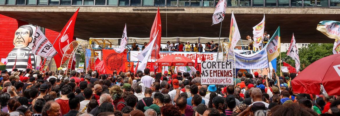 Em várias capitais, manifestantes vão às ruas contra PL da Dosimetria