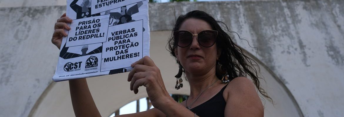 Ato nos Arcos da Lapa pede fim da violência contra mulheres e LGBTQIA+