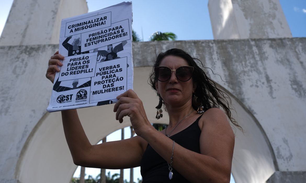 OAB Barro Preto - Ato nos Arcos da Lapa pede fim da violência contra mulheres e LGBTQIA+