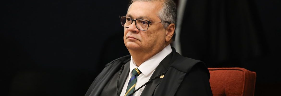 Dino suspende trecho de PL que libera emendas do orçamento secreto
