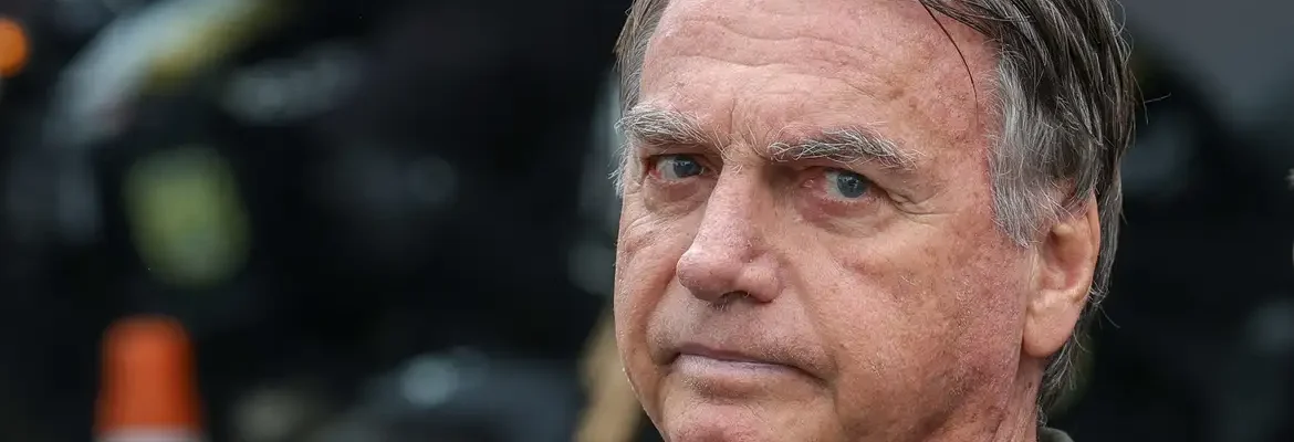 Bolsonaro passou por nova cirurgia para tratar soluço, diz Michelle