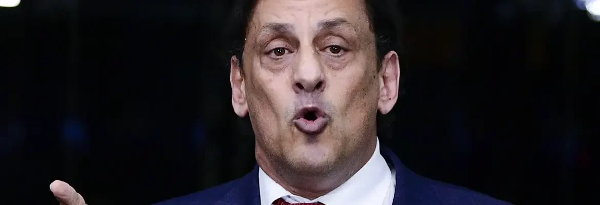 Ex-advogado de Bolsonaro é condenado por injúria racial