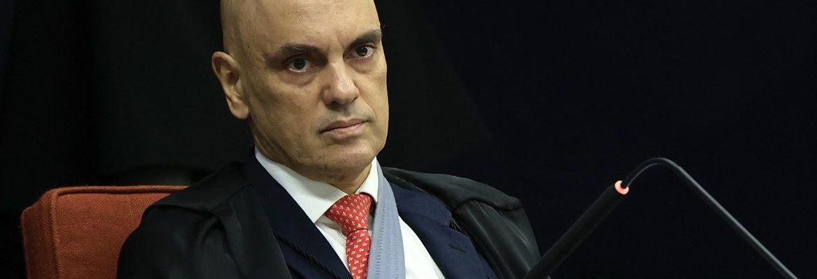 Moraes autoriza Bolsonaro a fazer cirurgia, mas nega prisão domiciliar