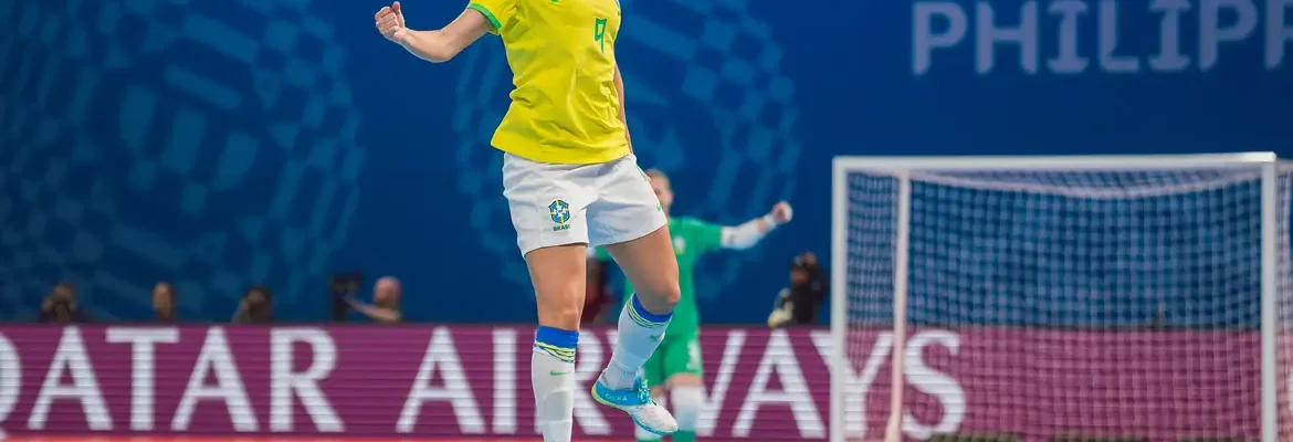 Brasil goleia e avança para semi da Copa do Mundo de futsal