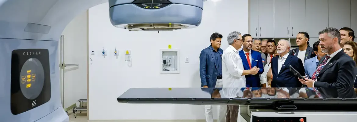 Lula inaugura serviços de radioterapia em cinco cidades do país