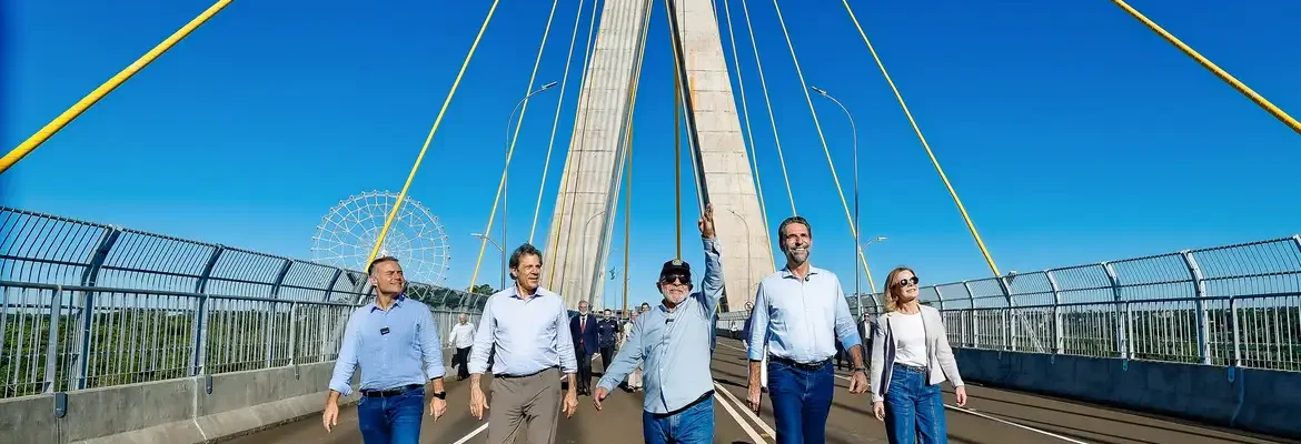 Lula inaugura ponte em Foz do Iguaçu e critica quem constrói “muros”
