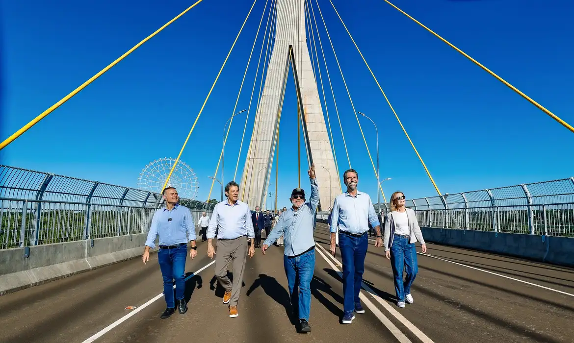 OAB Barro Preto - Lula inaugura ponte em Foz do Iguaçu e critica quem constrói “muros”