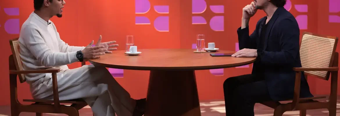 DR com Demori discute racismo estrutural com o ator Clayton Nascimento