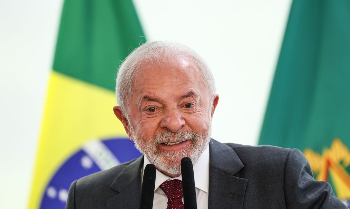 OAB Barro Preto - Lula faz discurso de Natal em cadeia nacional de rádio e televisão