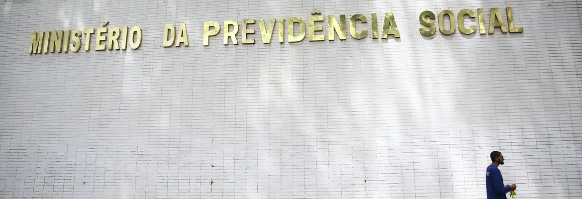 Brasil cria 85,8 mil vagas de trabalho em novembro