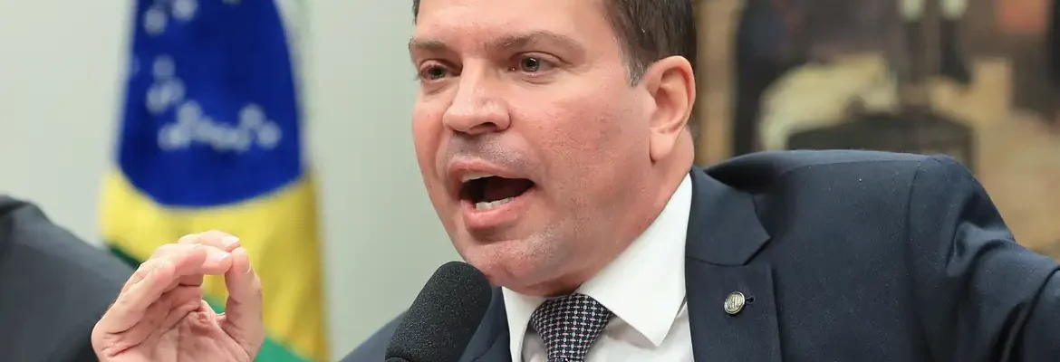 Moraes pede aos Estados Unidos extradição de Ramagem