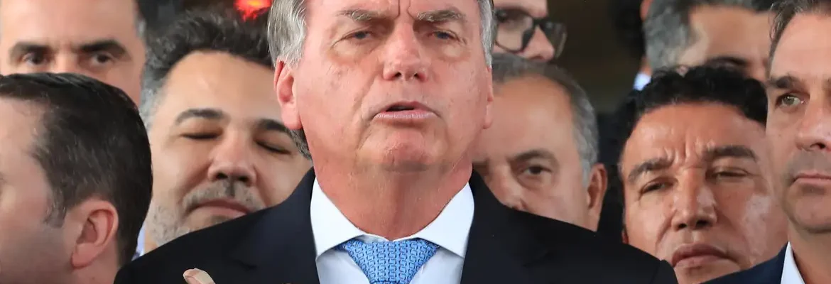Termina cirurgia de Bolsonaro para bloquear nervo do diafragma