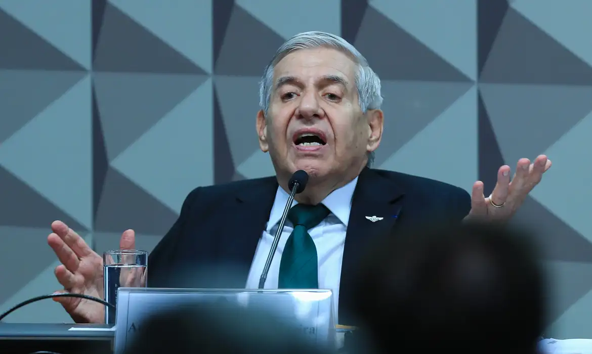 OAB Barro Preto - Heleno deixa Comando Militar para cumprir prisão domiciliar