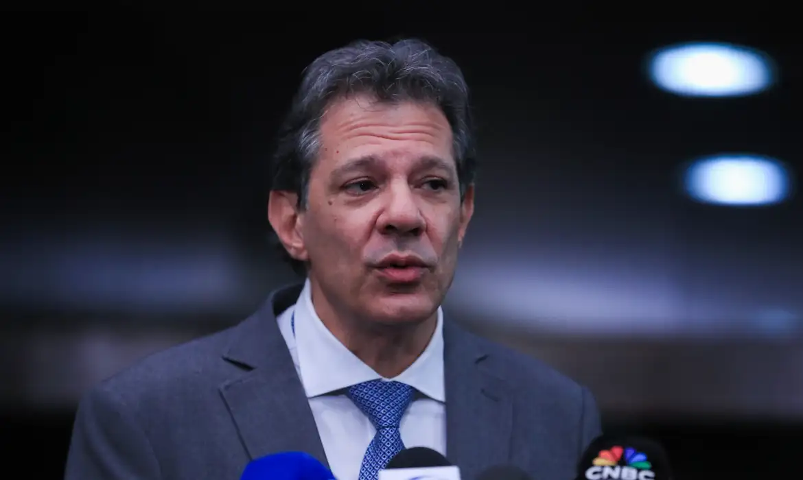 OAB Barro Preto - Haddad busca canal direto com EUA para rastrear peças de fuzis