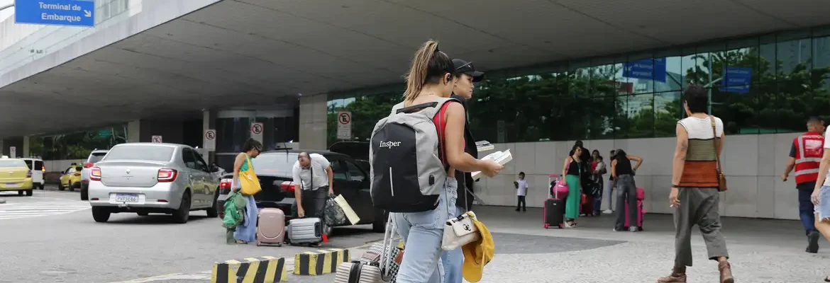 Paes anuncia reunião com ministro para discutir situação de aeroportos