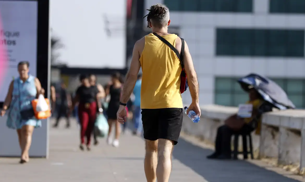 OAB Barro Preto - Brasil tem previsão de Natal com ondas de calor e chuvas