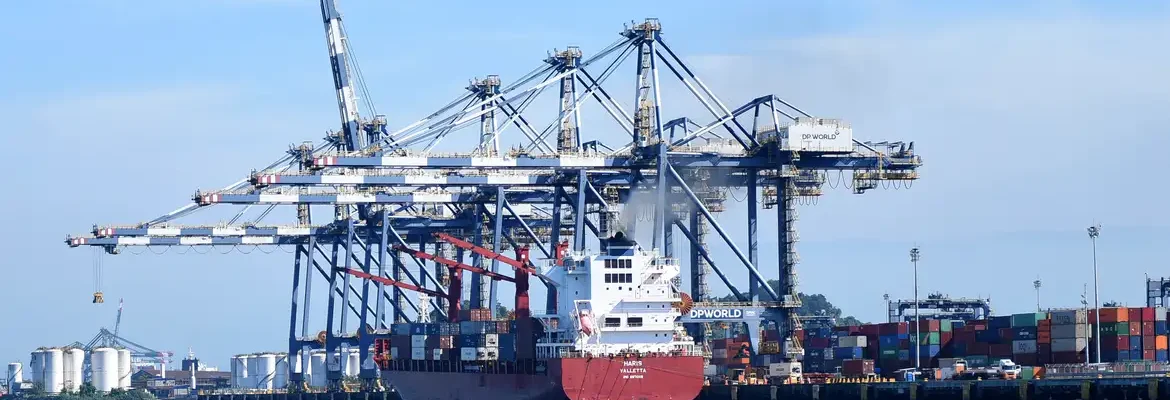 Balança comercial tem pior resultado para novembro desde 2021