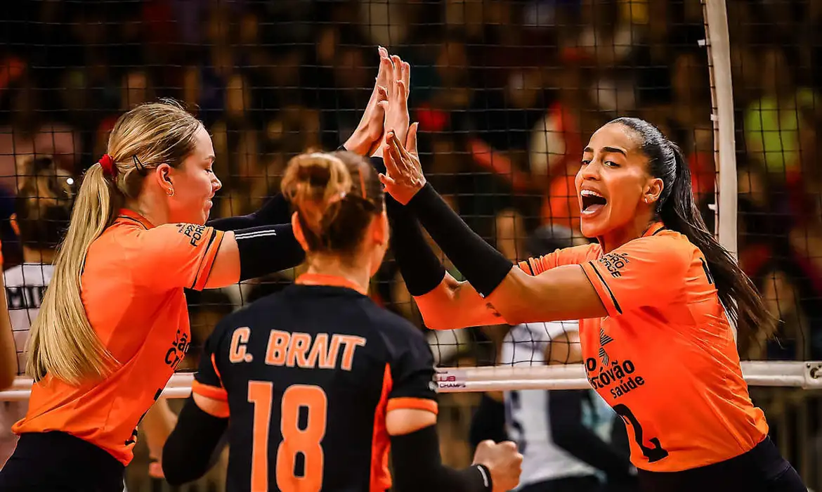 OAB Barro Preto - Osasco garante lugar no pódio do Mundial de Clubes feminino de vôlei