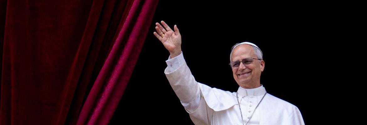 Em 1º sermão de Natal, papa lamenta condições dos palestinos em Gaza