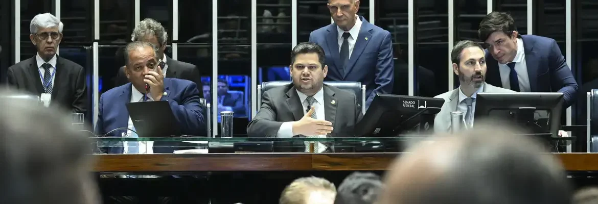 Senado aprova redução da pena de condenados pelo 8/1 e trama golpista