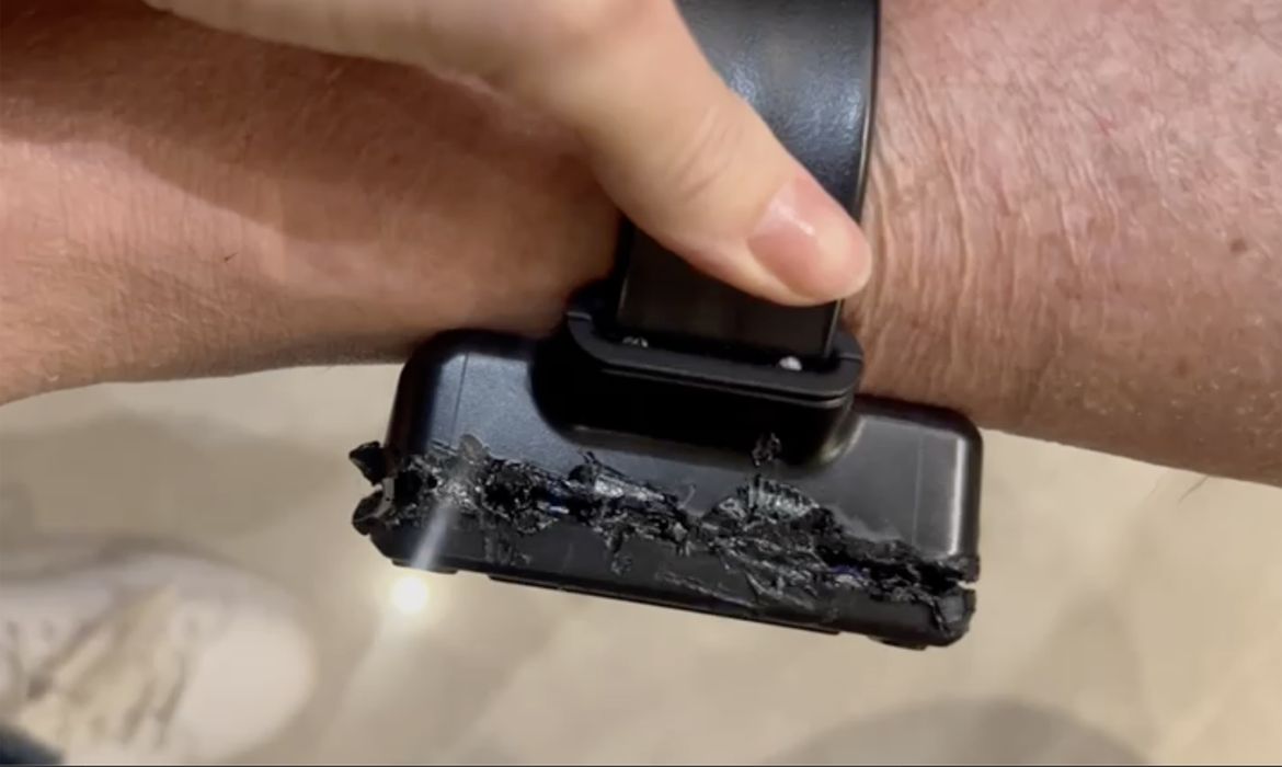 OAB Barro Preto - Laudo da PF confirma que Bolsonaro usou solda para romper tornozeleira