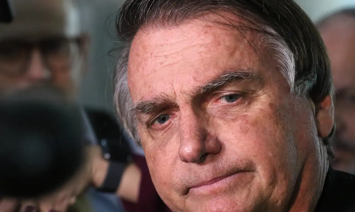 OAB Barro Preto - Bolsonaro é submetido à cirurgia para tratamento de hérnia bilateral