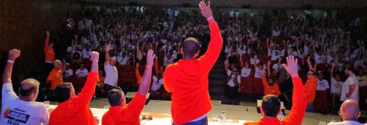 Petroleiros do Norte Fluminense suspendem greve após 16 dias