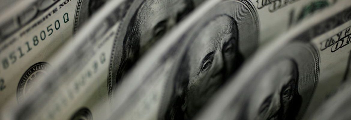 Dólar sobe para R$ 5,24 após indicação de Trump ao BC dos EUA