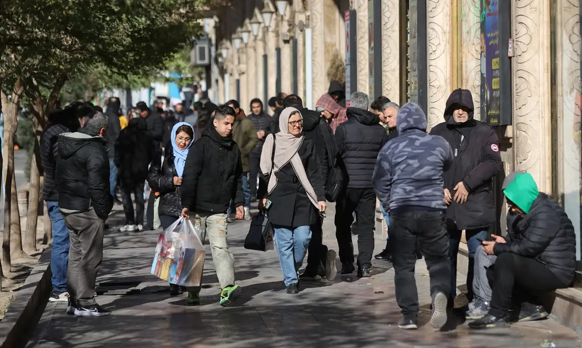 OAB Barro Preto - Trump anuncia tarifas de 25% a países que negociarem com Irã