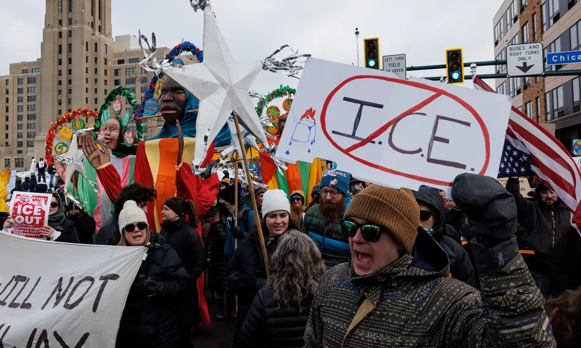 OAB Barro Preto - Conheça o ICE: polícia migratória de Trump alvo de protestos nos EUA