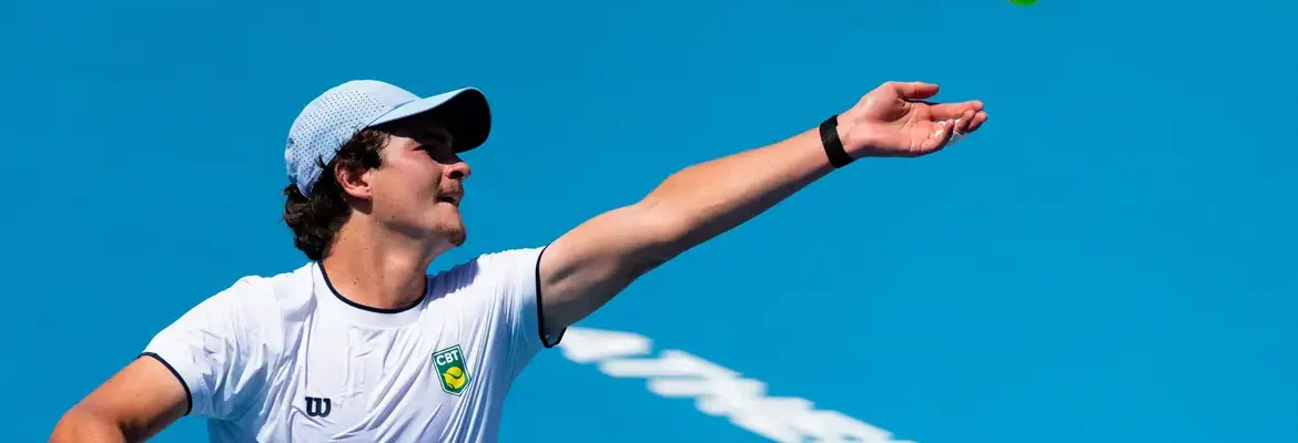 Dores lombares tiram João Fonseca de mais um torneio na Austrália