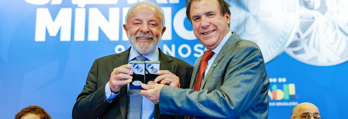 Lula diz que salário mínimo é baixo, mas aponta importância de direito