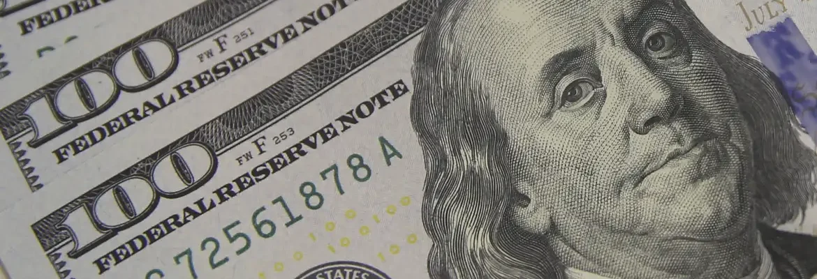 Dólar cai para R$ 5,19 e continua no menor valor em 20 meses