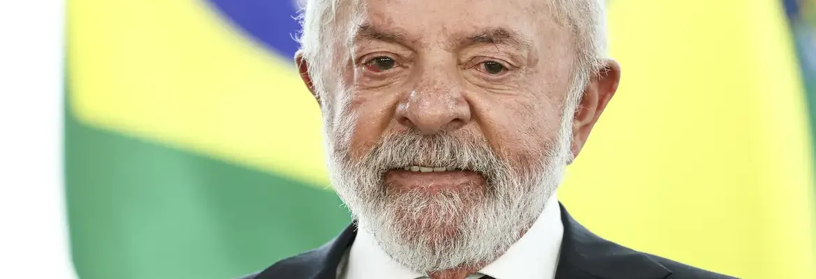 Antes de viagem ao Panamá, Lula conversa com presidente Mulino