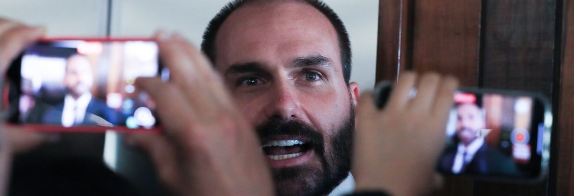 PF determina retorno imediato de Eduardo Bolsonaro a cargo de escrivão