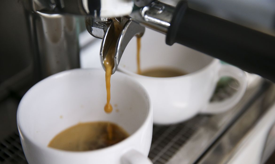 OAB Barro Preto - Preços altos derrubam consumo de café no Brasil em 2025