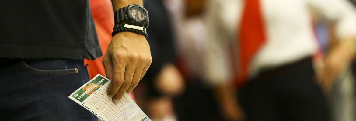 Mega-Sena acumula novamente e prêmio principal vai a R$ 115 milhões