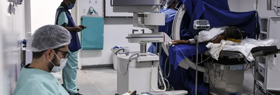 Ebserh abre inscrições para médicos com salários de até R$ 19,1 mil