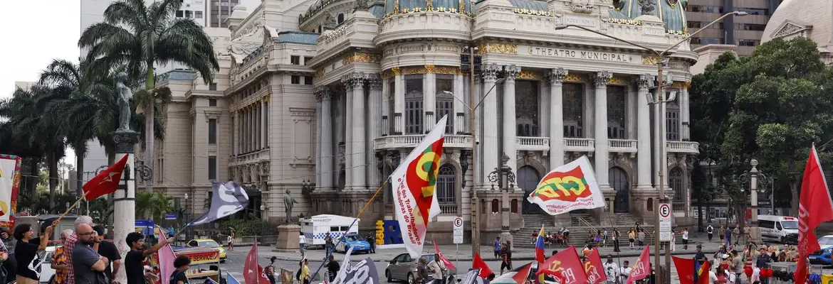 Manifestação no Rio lembra 8 de janeiro e rejeita anistia a golpistas