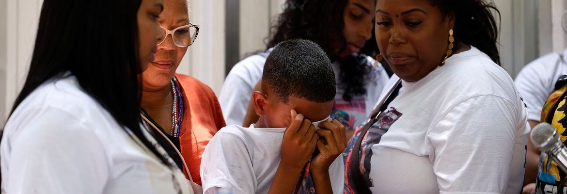 Ato no Rio pede justiça pela morte de Thiago Menezes Flausino