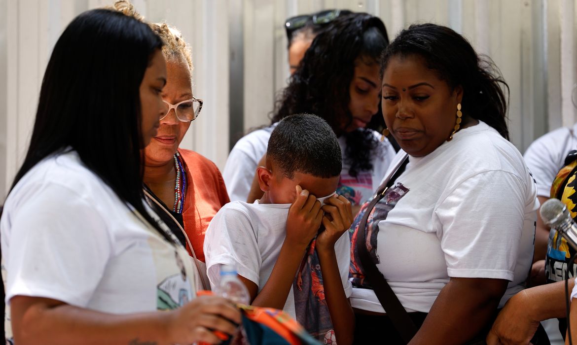 OAB Barro Preto - Ato no Rio pede justiça pela morte de Thiago Menezes Flausino