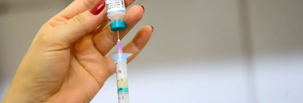 UBSs realizam Dia D de vacinação contra sarampo neste sábado em SP