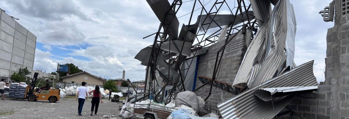 Cidade do Paraná é atingida por ventos fortes de até 180 km/h