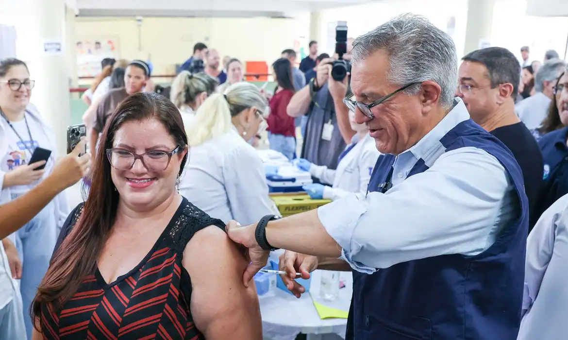 OAB Barro Preto - Botucatu inicia vacinação contra dengue com imunizante do Butantan