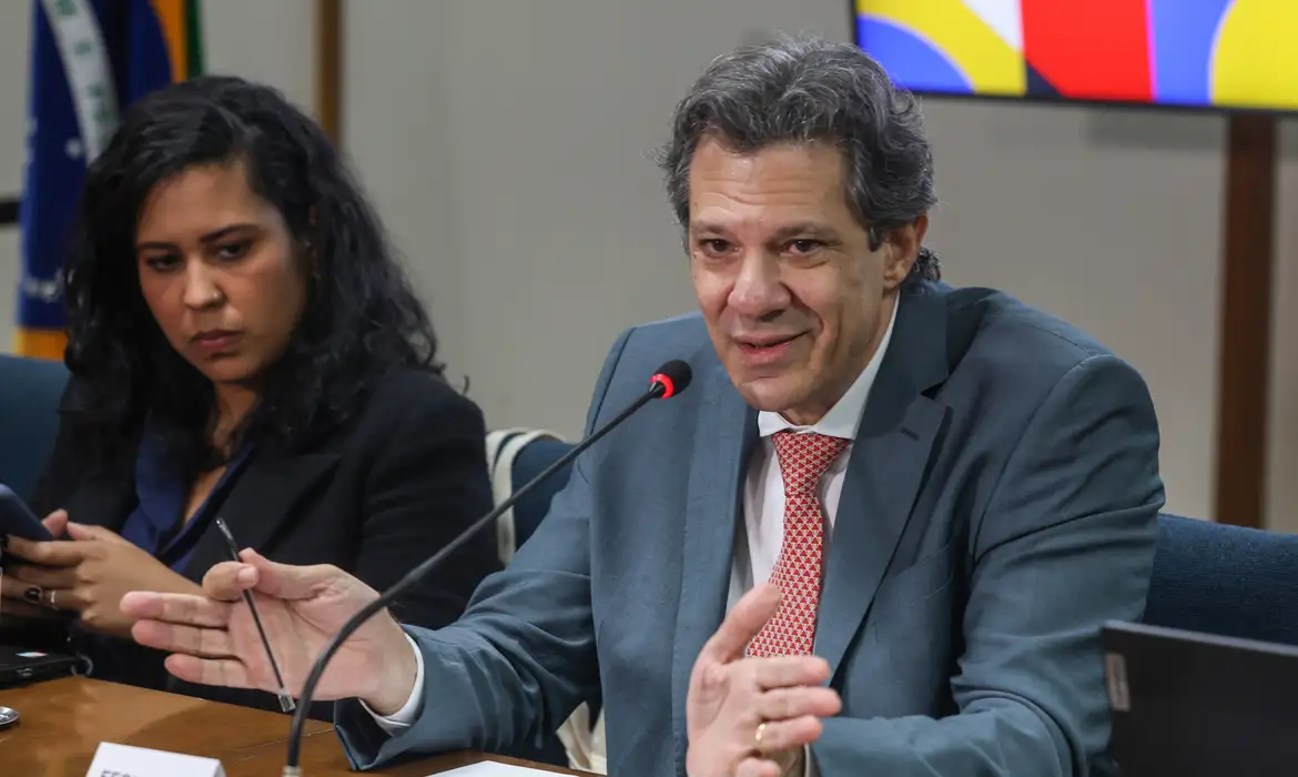 OAB Barro Preto - Haddad pede que Congresso enfrente problema dos supersalários