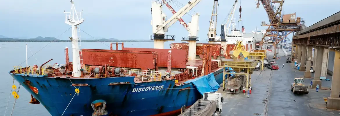 Novas tarifas de Trump poupam 46% das exportações do Brasil aos EUA