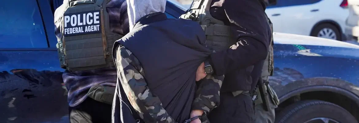 Dos imigrantes detidos nos EUA, 73% não têm antecedentes criminais