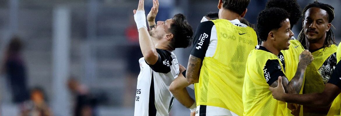 Corinthians é eficiente e derrota Athletico na Arena da Baixada