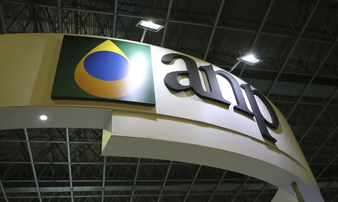 OAB Barro Preto - ANP interdita totalmente a Refit por riscos de acidentes